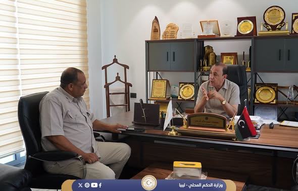 وكيل وزارة الحكم المحلي لشؤون البلديات يتابع احتياجات بلدية أوال .