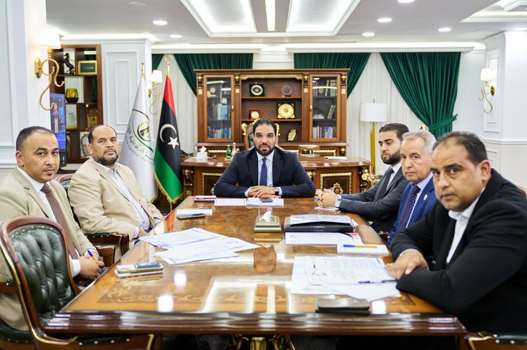 هيئة الرقابة الإدارية تشدد على أهمية مطابقة التعاقدات والتوريدات الخاصة بالأدوية للتشريعات والضوابط القانونية النافذة.