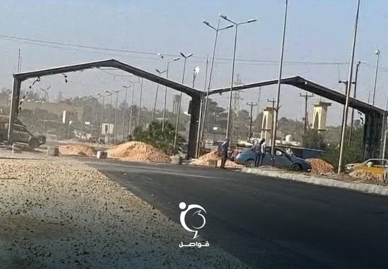 محتجون يغلقون “بوابة الصمود” احتجاجاً على استمرار انقطاع الكهرباء